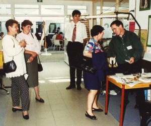 Über uns - Verkaufsraum Altenhof 1994